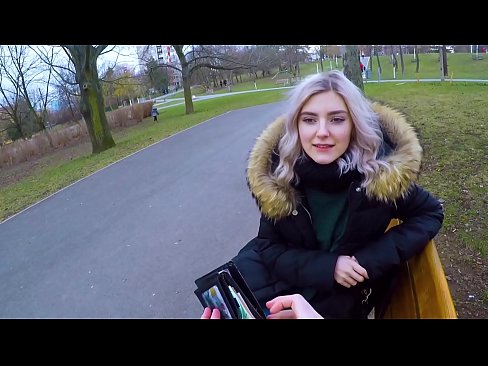 ❤️ Swallows ib tug neeg txawv lub kub cum rau nyiaj - blowjob nyob rau hauv lub tiaj ua si los ntawm Eva Elfie ❤️ porn ntawm hmn.pornofilmtv.ru% ❌❤ Ib